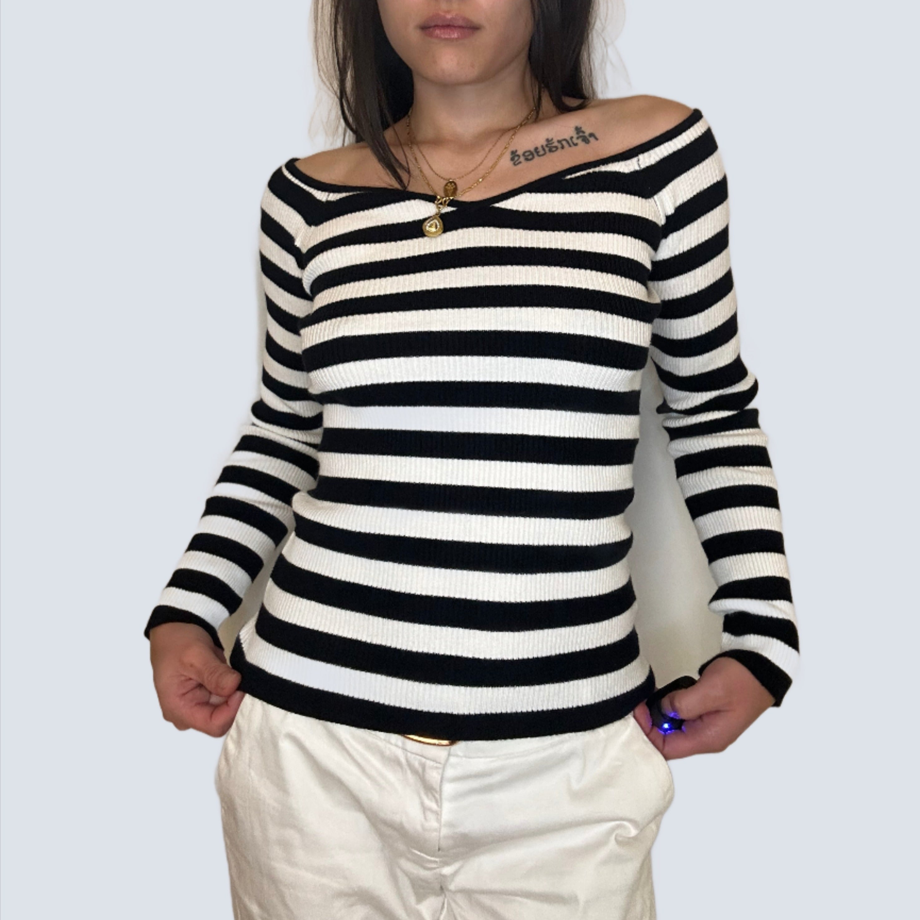 Ribbed Off the Shoulder Sweater - Alletse