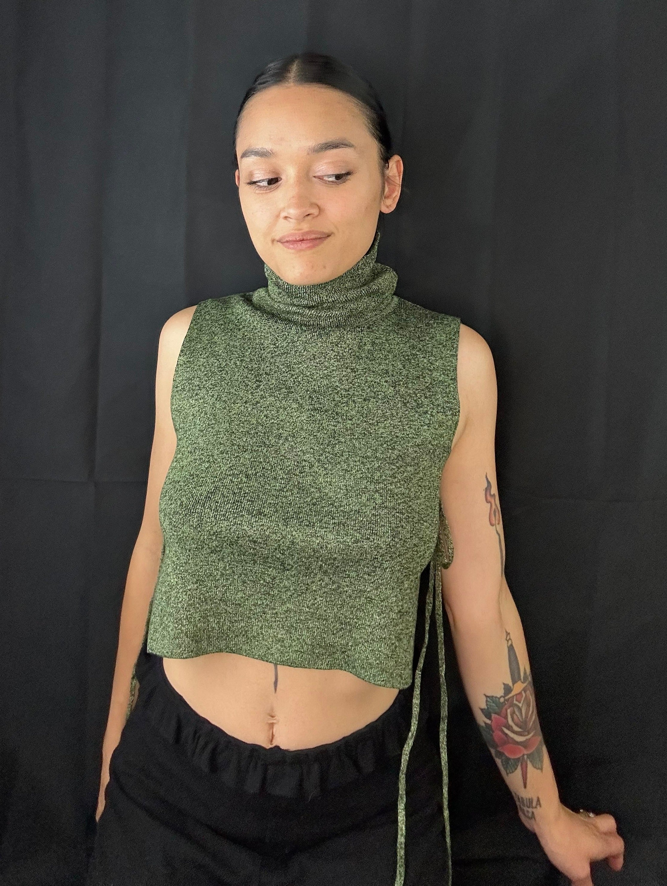 Sleeveless Turtleneck Knit Top - Alletse