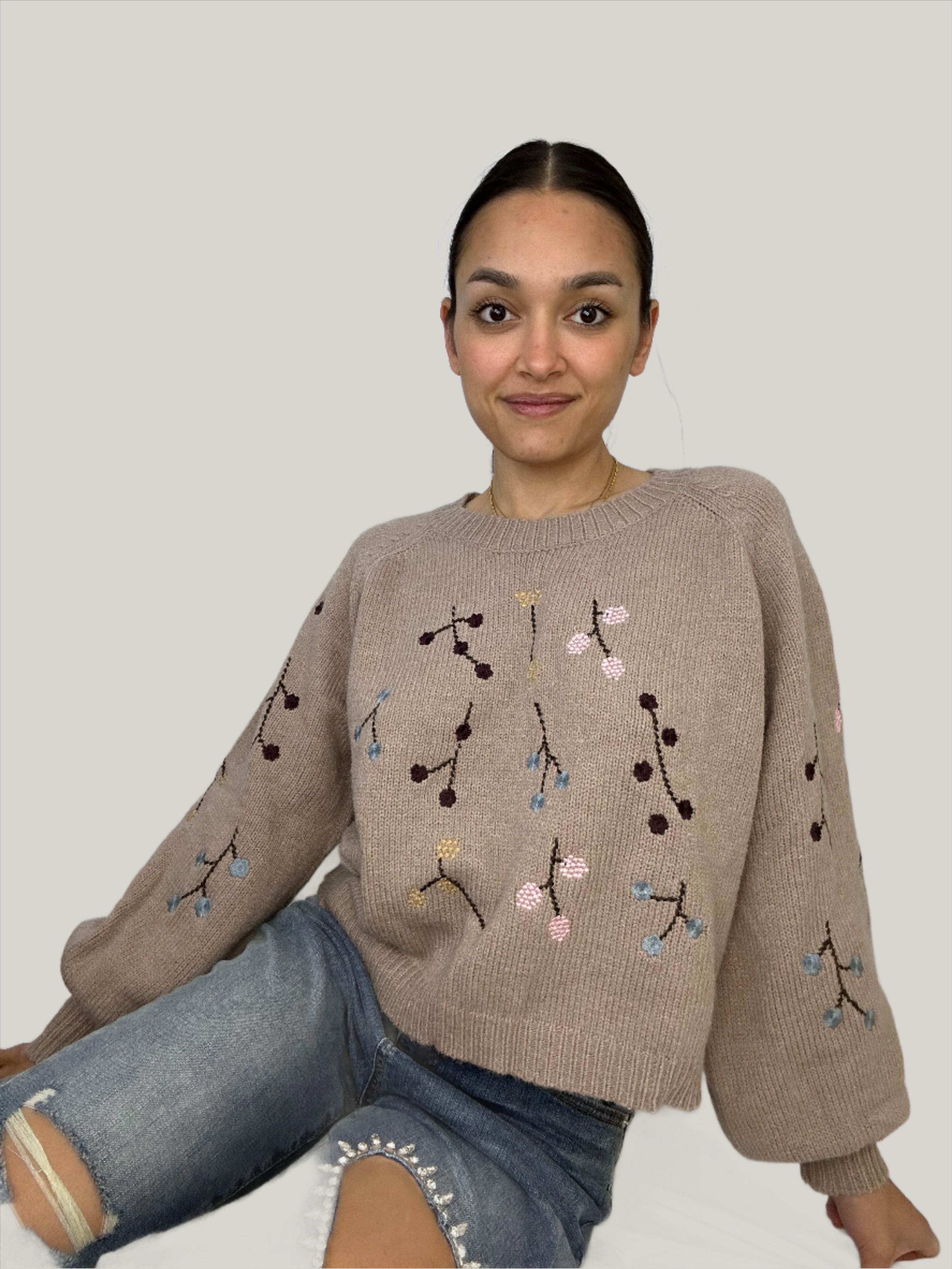 Embroidered Abstract Flowers Sweater - Alletse