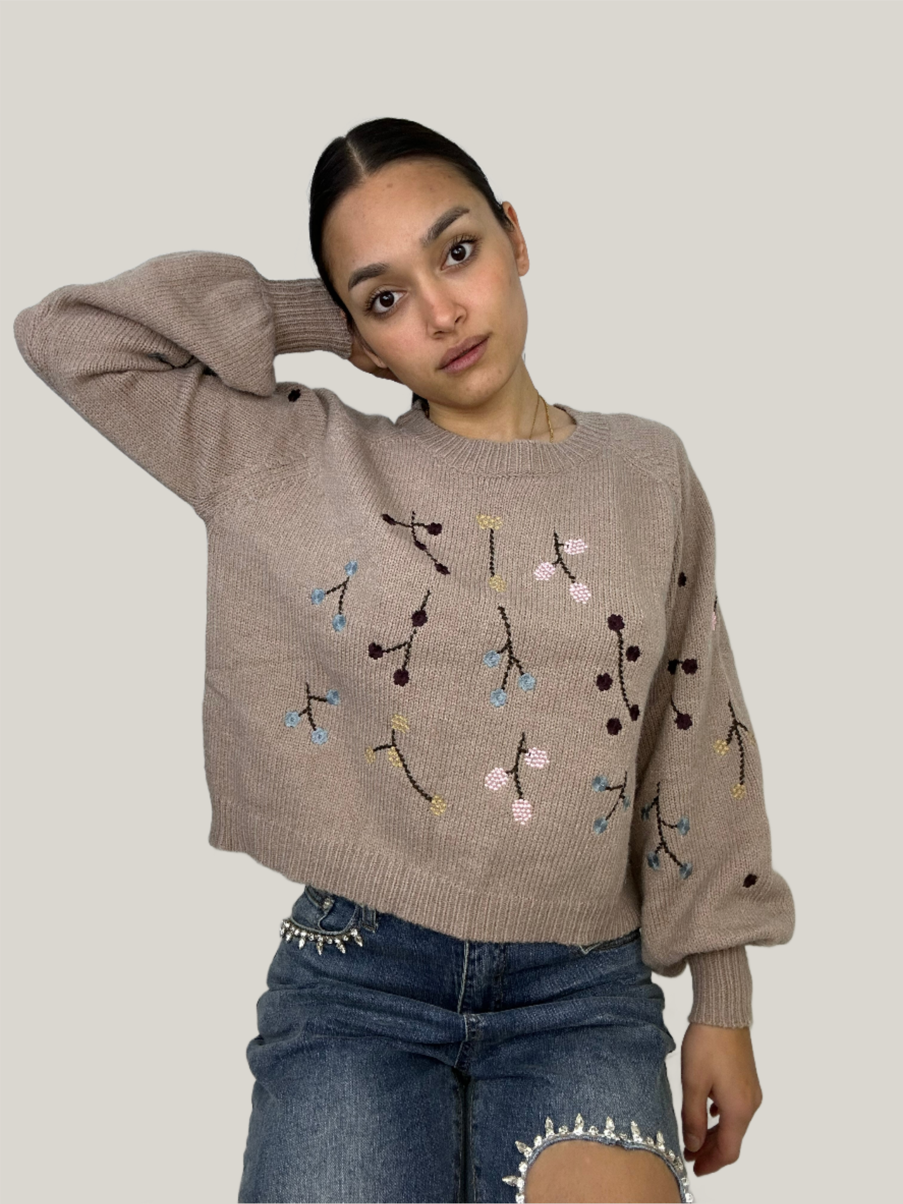 Embroidered Abstract Flowers Sweater - Alletse