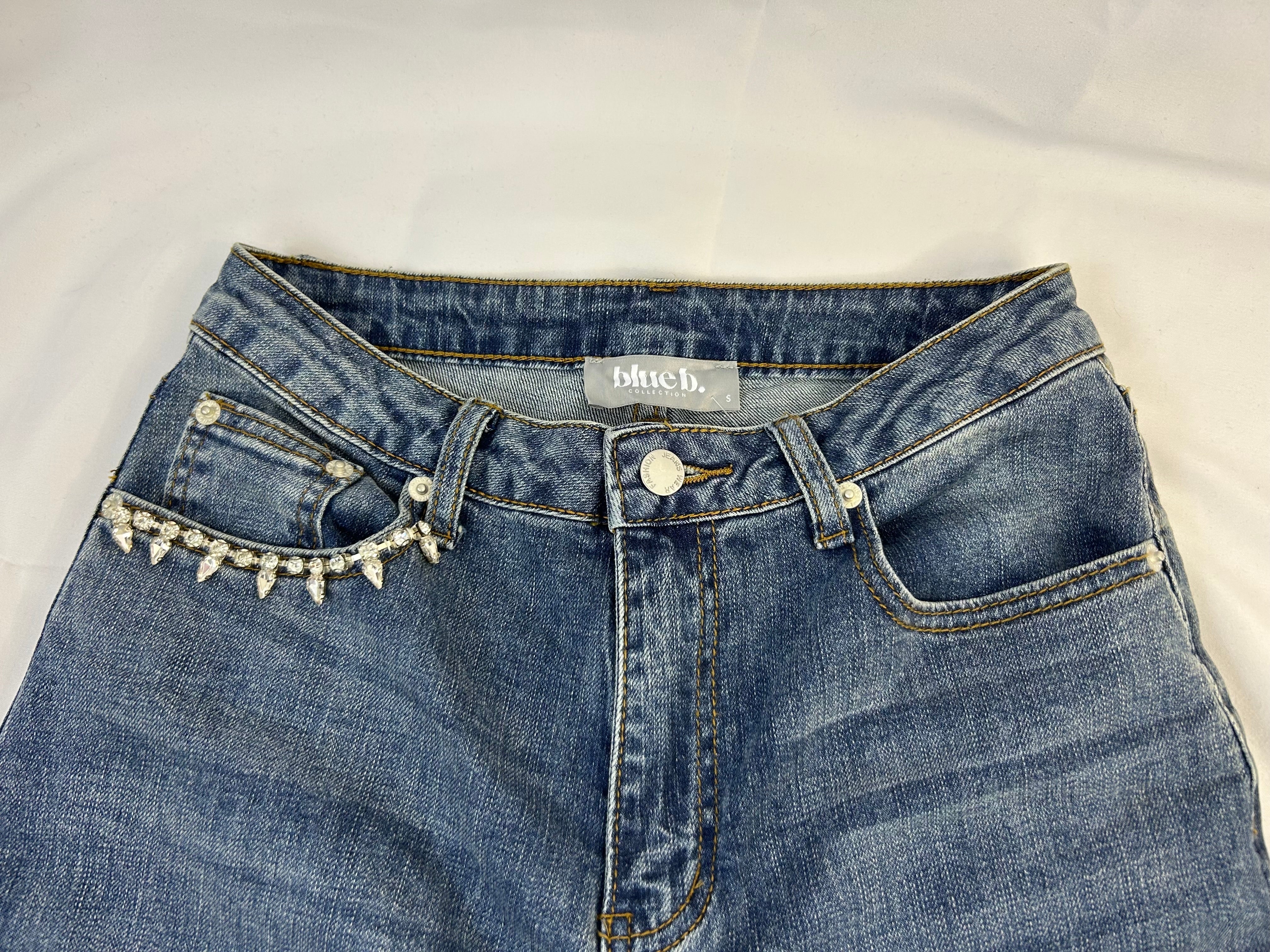 Embellished Heart Ankle Jeans - Alletse