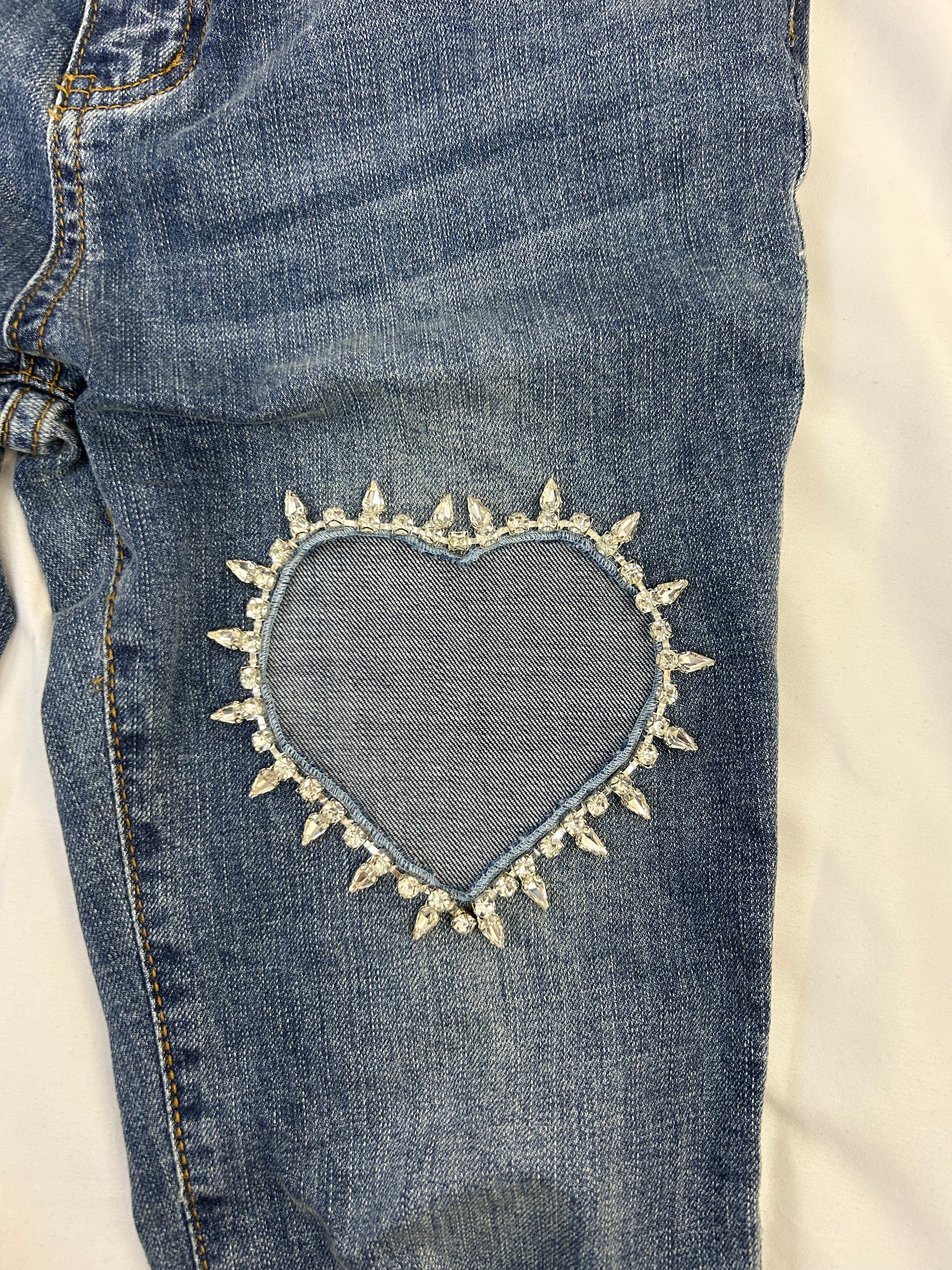 Embellished Heart Ankle Jeans - Alletse