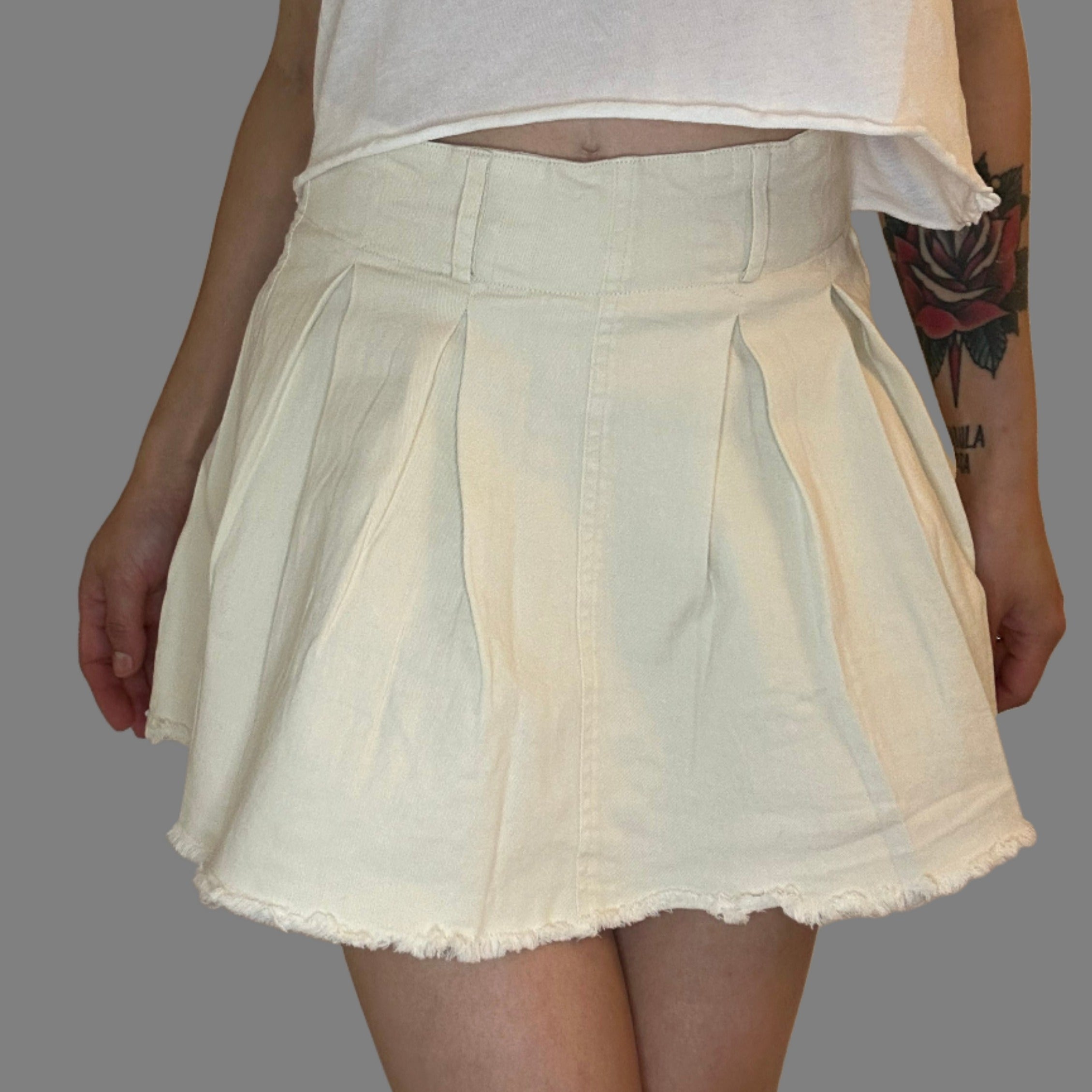 Pleated Raw Edge Denim Skort - Alletse